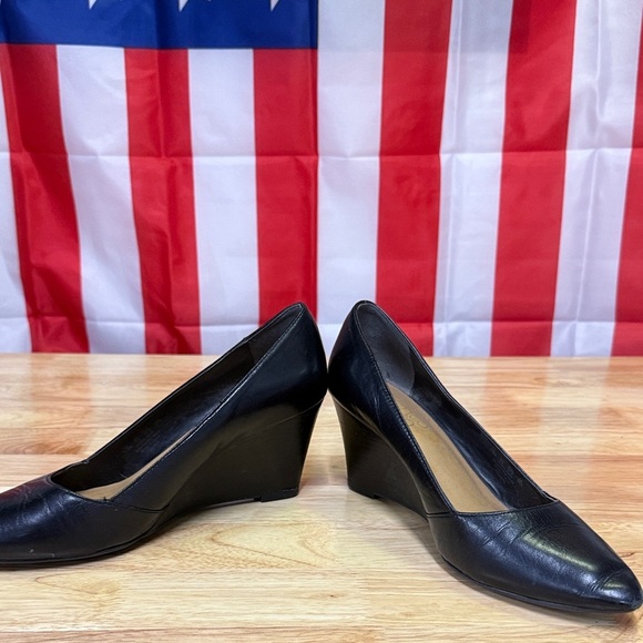 Franco Sarto Elegant Black Wedges - Picture 5 of 9